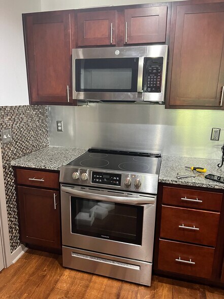 Building Photo - 390-317 17th St NW