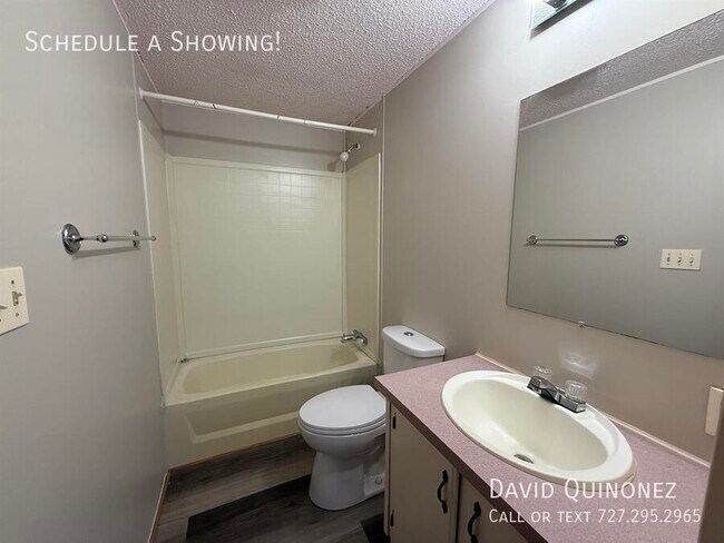 Building Photo - 6622 Country Ln