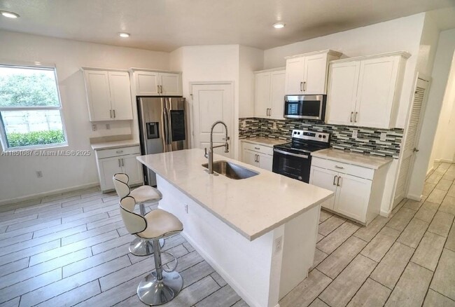 Building Photo - 30600 SW 193rd Ave