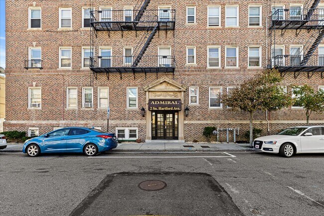 Building Photo - 2 S Hartford Ave