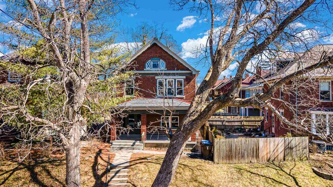 Building Photo - 2218 Scott St