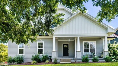 Building Photo - 825 Artisan Pkwy