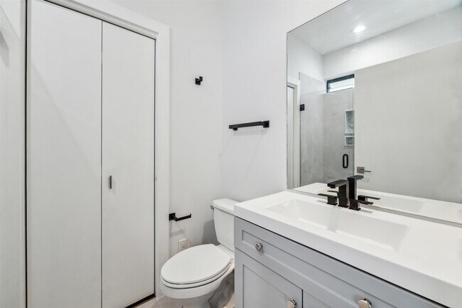 Building Photo - 4427 Eigel St