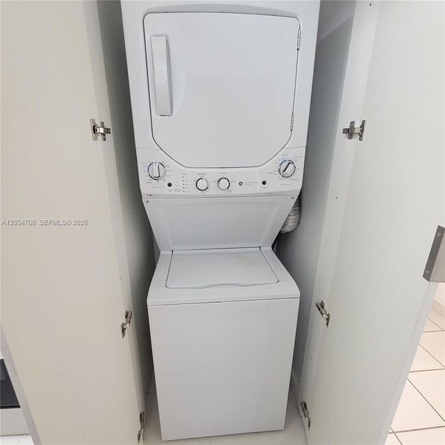 Building Photo - 7601 Dickens Ave