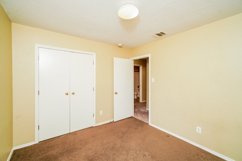 Building Photo - 8007 Heights Valley