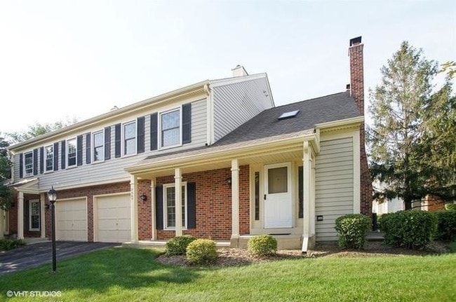 Building Photo - 2565 College Hill Cir