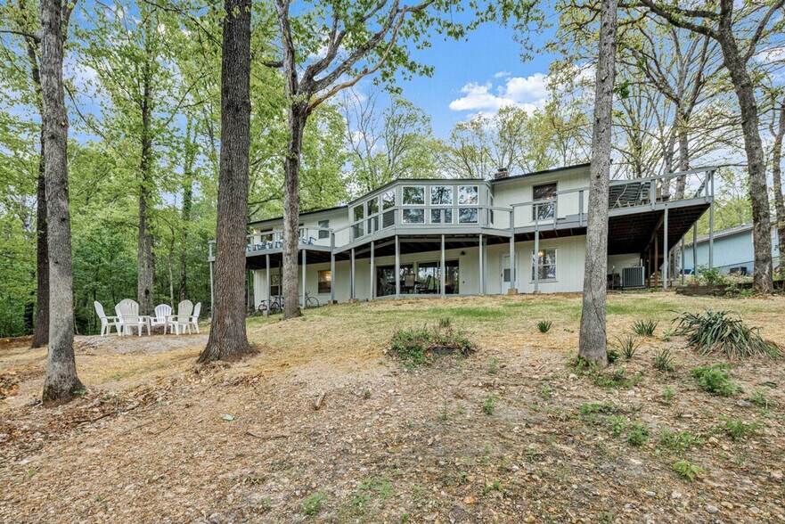 Building Photo - 16 Brompton Ln