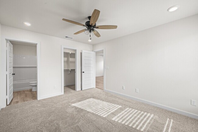 Building Photo - Charming Cottage in Frenship ISD!