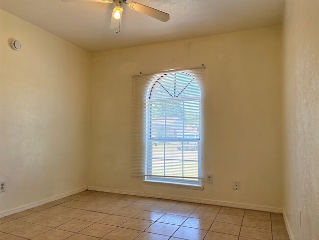 Building Photo - 24411 Beef Canyon Dr