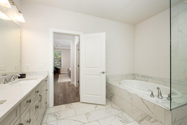 Building Photo - 3000 N Spurway Dr
