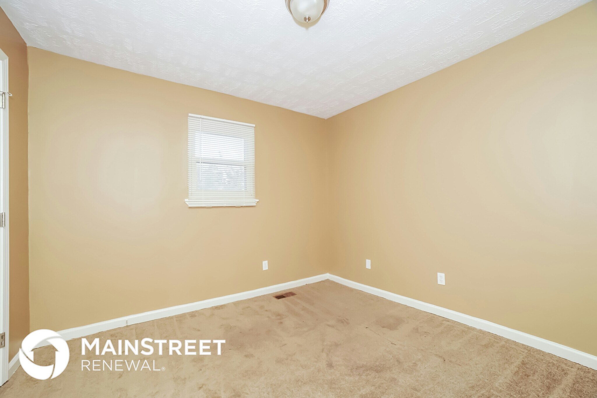 Building Photo - 4872 Pebblebrook Dr