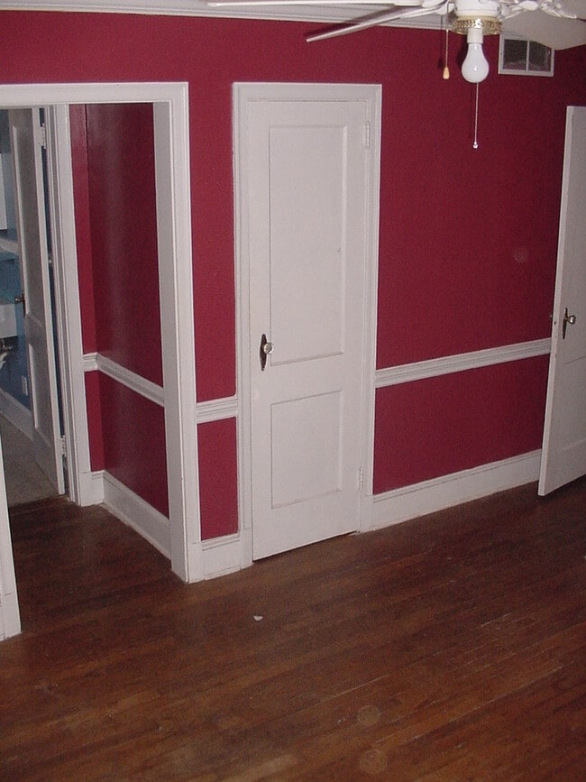 Building Photo - 3 BR, 2 BA House