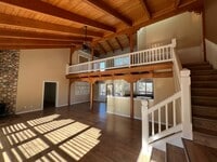 Building Photo - Beautiful Unique 4 Bedroom home with a loft & 3 full bathrooms! Move In Special $500 off first mo...