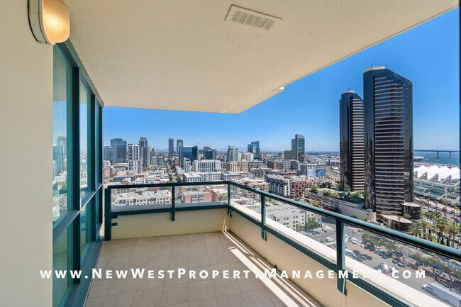 Building Photo - Spectacular Marina District 3-Bedroom Pent...
