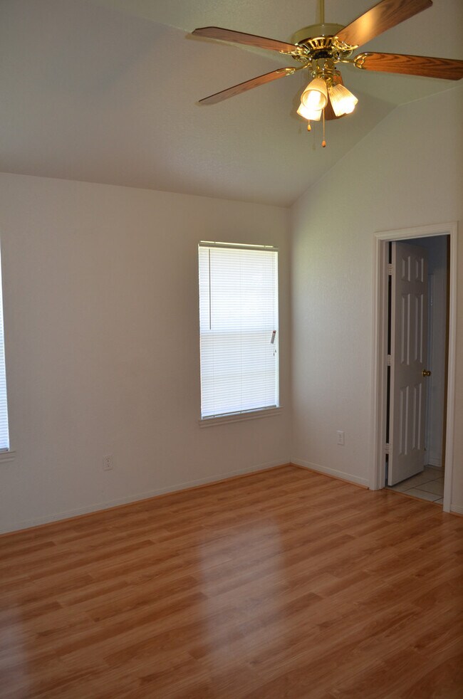 Building Photo - Adorable cottage home in Killeen !