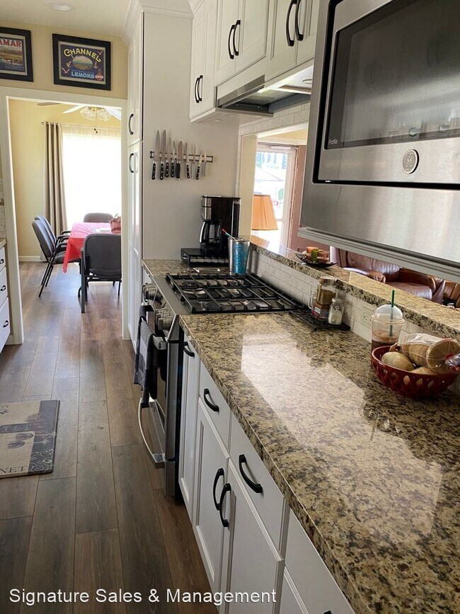 Building Photo - 2 br, 2 bath House - 22420 Van Buren Street