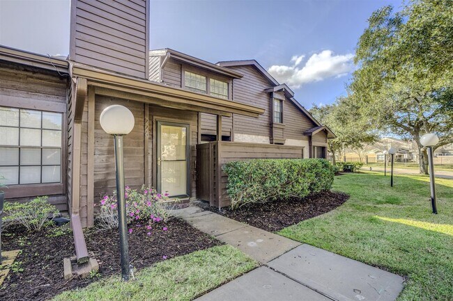 Building Photo - 2611 Grants Lake Blvd