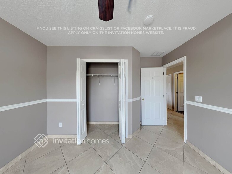 Building Photo - 9761 Oak Crest Rd