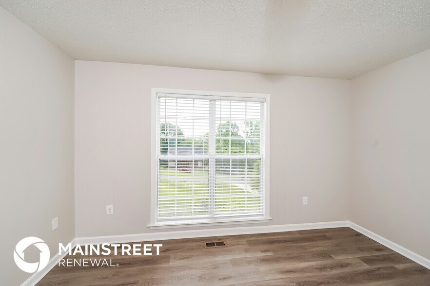 Building Photo - 425 Anderson Mountain Dr