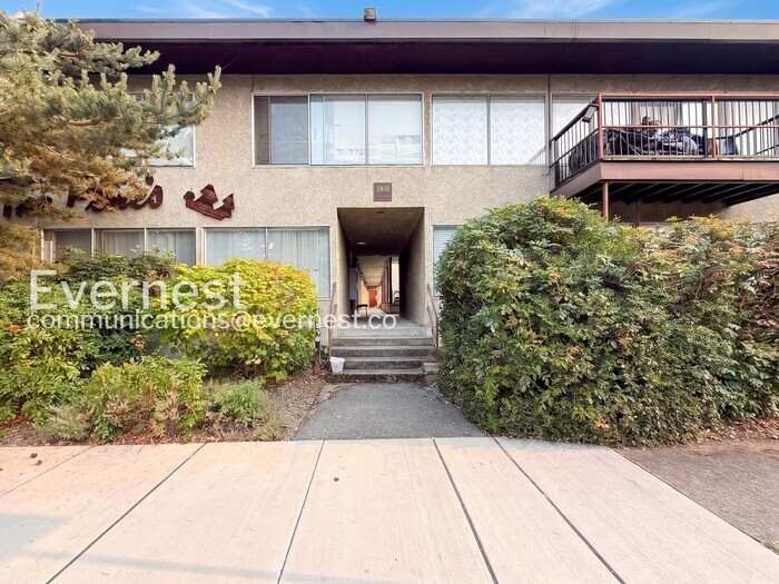 Building Photo - 10106 NE 185th St