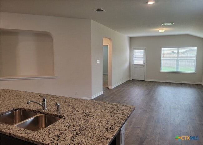 Building Photo - 609 Great Plains