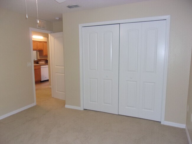 Building Photo - Centrally Located 3 Bedroom Single Family Home