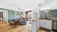 Building Photo - 860 Turquoise St