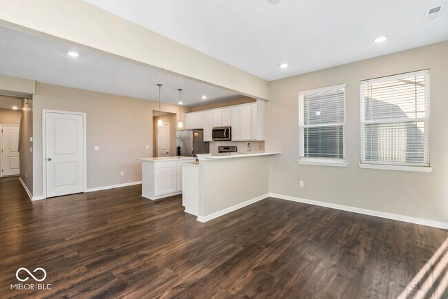 Building Photo - 6874 Nottingham Ln