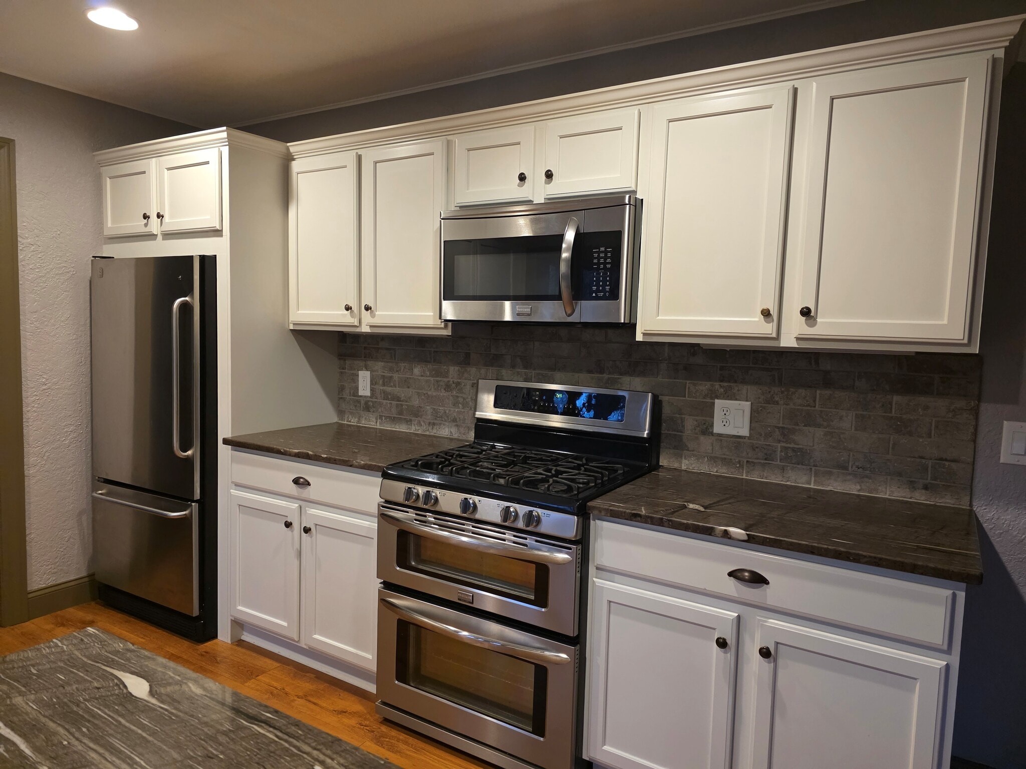 Building Photo - 2924 S Walnut Hill Dr