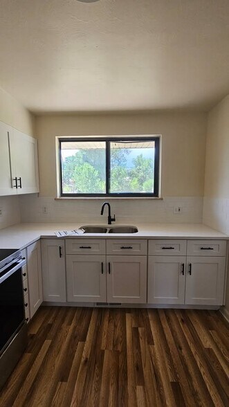Building Photo - 37 Newland Ct