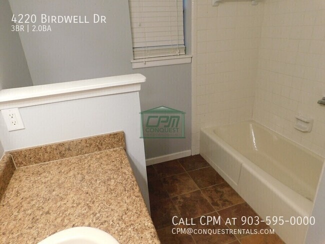 Building Photo - 4220 Birdwell Dr