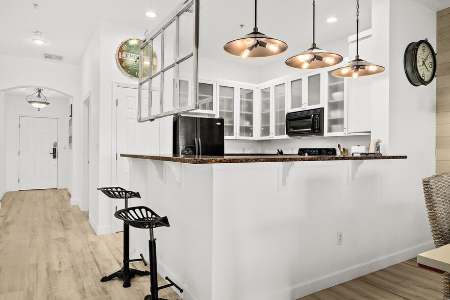 Building Photo - 900 Cinnamon Beach Ln