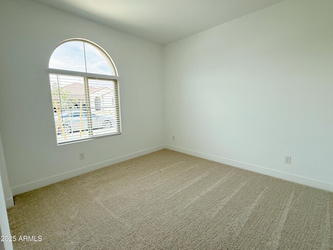 Building Photo - 14807 W Soft Wind Dr