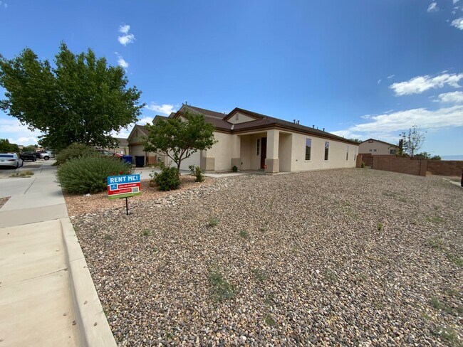 Building Photo - 3 Bedroom Single Story Home Available Near 98th St & Dennis Chavez SW!