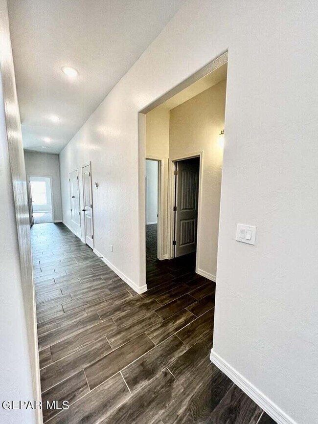 Building Photo - 13652 Glen Vista Ln