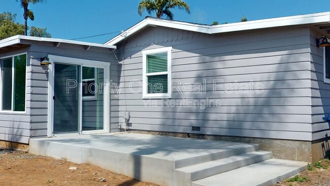 Building Photo - 3840 Alameda Way