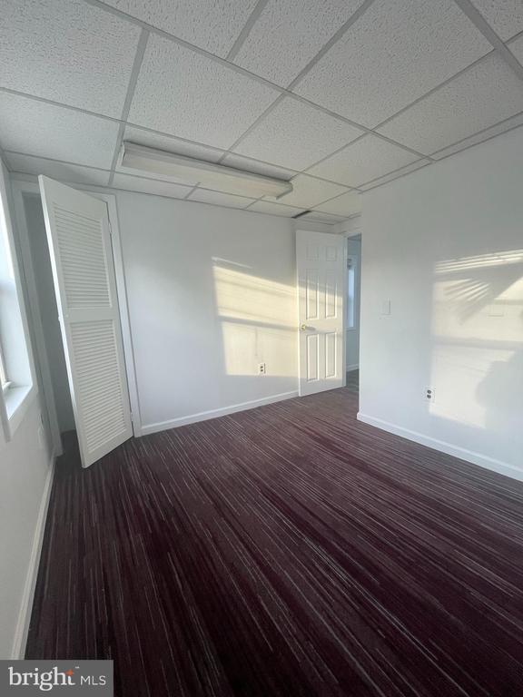 Building Photo - 7909 Oxford Ave