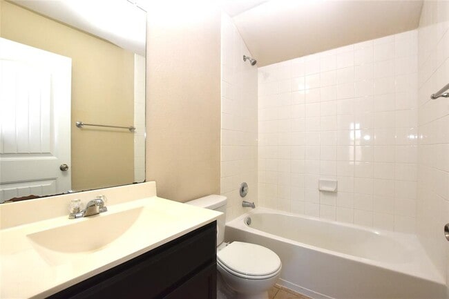 Building Photo - 5725 Roderick Dr