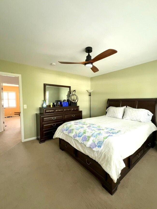 Building Photo - 409 N Cypress Dr