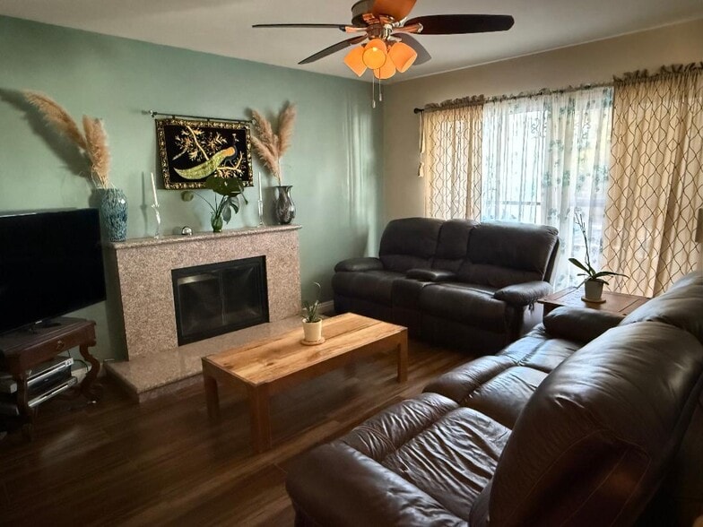 Lounge 1 - 7010 Dennison St