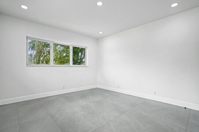 Building Photo - 6700 E Tropical Way