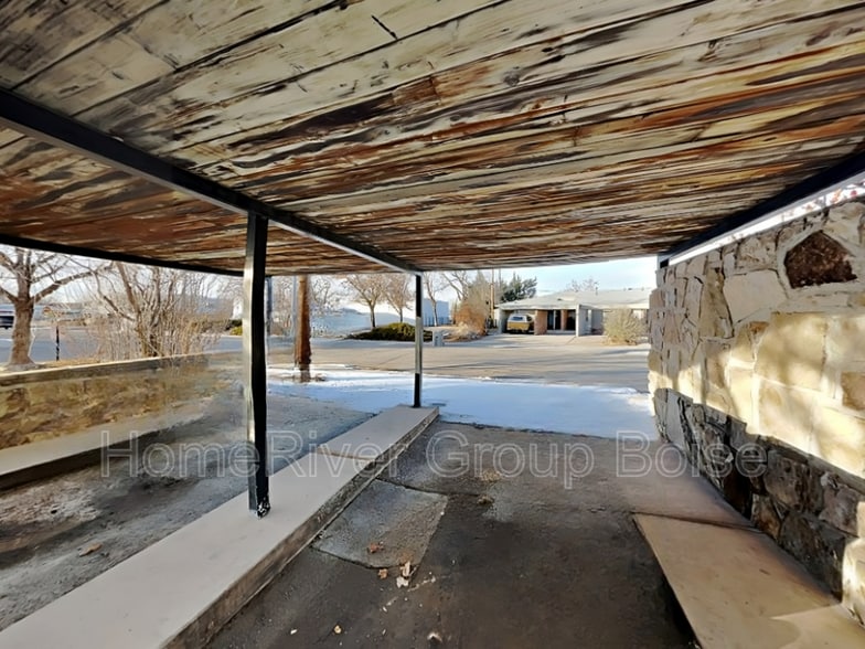 Building Photo - 2435 Cherry Ln