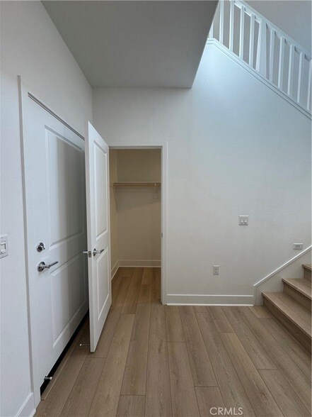 Building Photo - 436 Loon