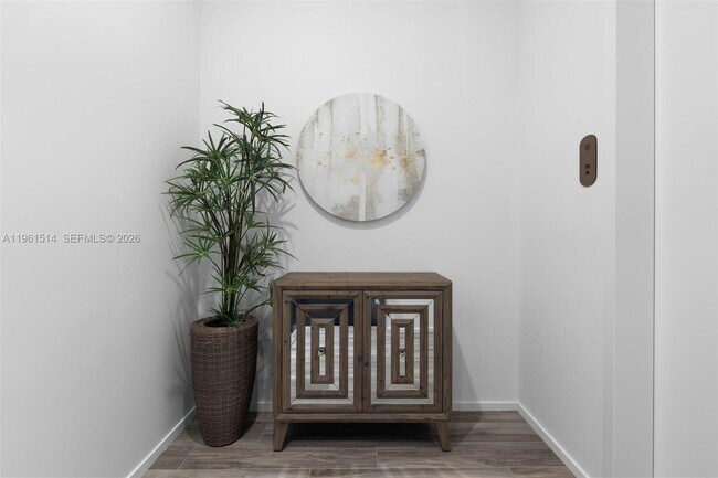 Building Photo - 801 S Miami Ave