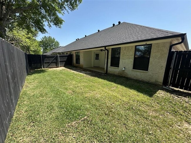 Building Photo - Magnolia Park #10722