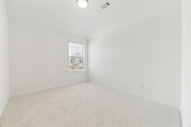 Building Photo - 21203 Electric Lgt Trl