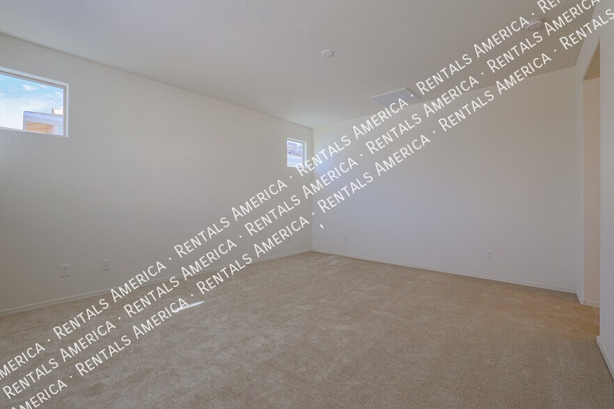 Building Photo - 10036 E Tiburon Ave