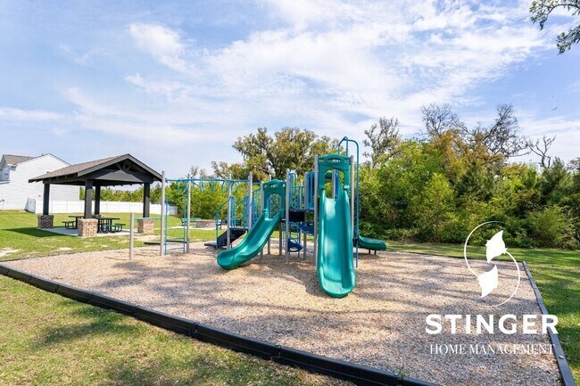 Building Photo - 70 Keowee Ln