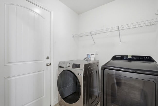 Building Photo - 5604 Shooting Star Ct