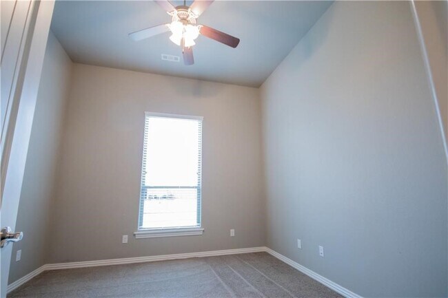 Building Photo - 301 Cisterna Dr